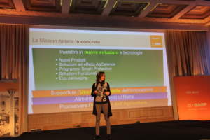 Manuela Pirovano descrive gli obiettivi di BASF nel corso dell'evento di Roma.